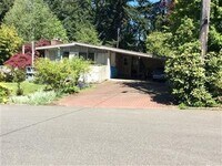 Building Photo - Shoreline - 2 Bedroom Treehouse!
