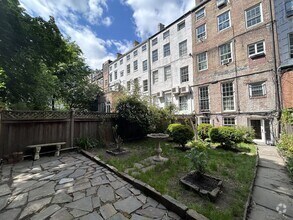 Building Photo - West 20th - 3 BD 2BA  Duplex-  11Ft Ceilin...
