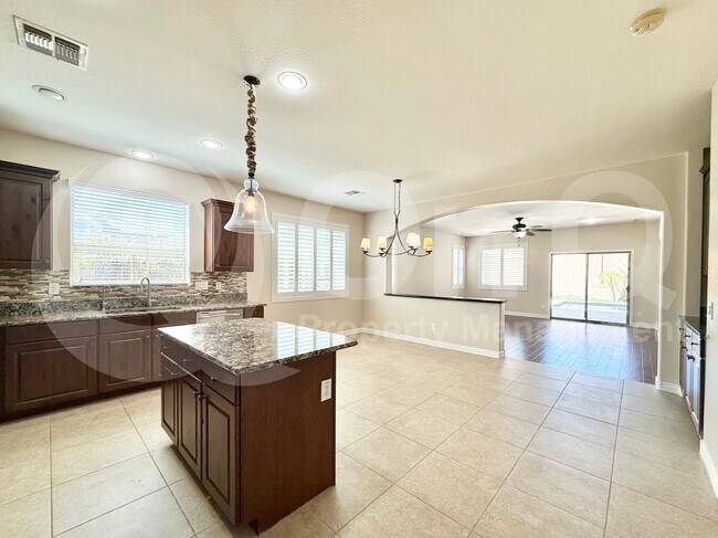 Building Photo - 4010 E Expedition Way