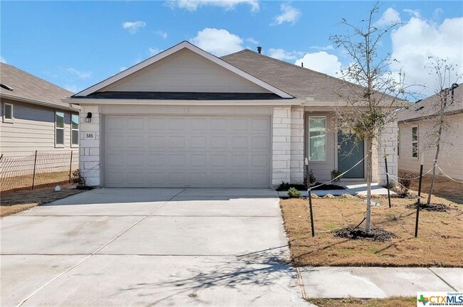 Primary Photo - 585 Apache Plum Dr