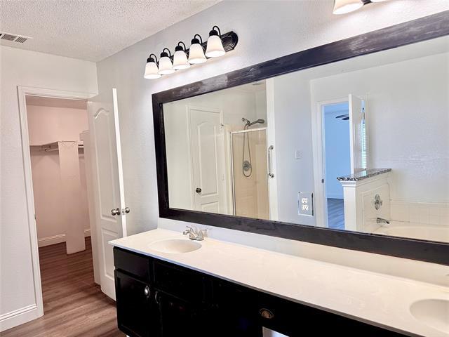 Building Photo - 201 Yosemite Dr