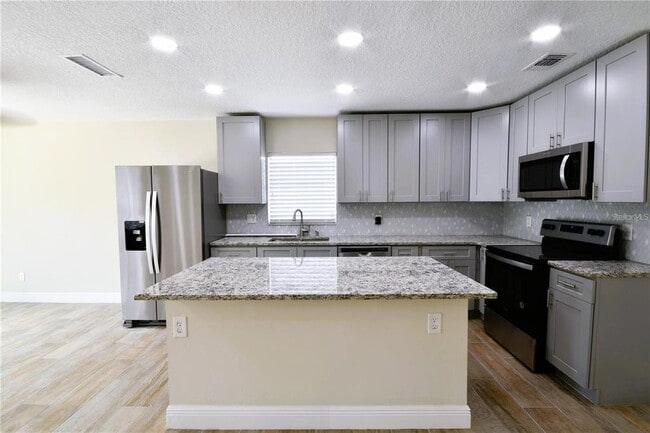 Building Photo - 450 Obispo Ave