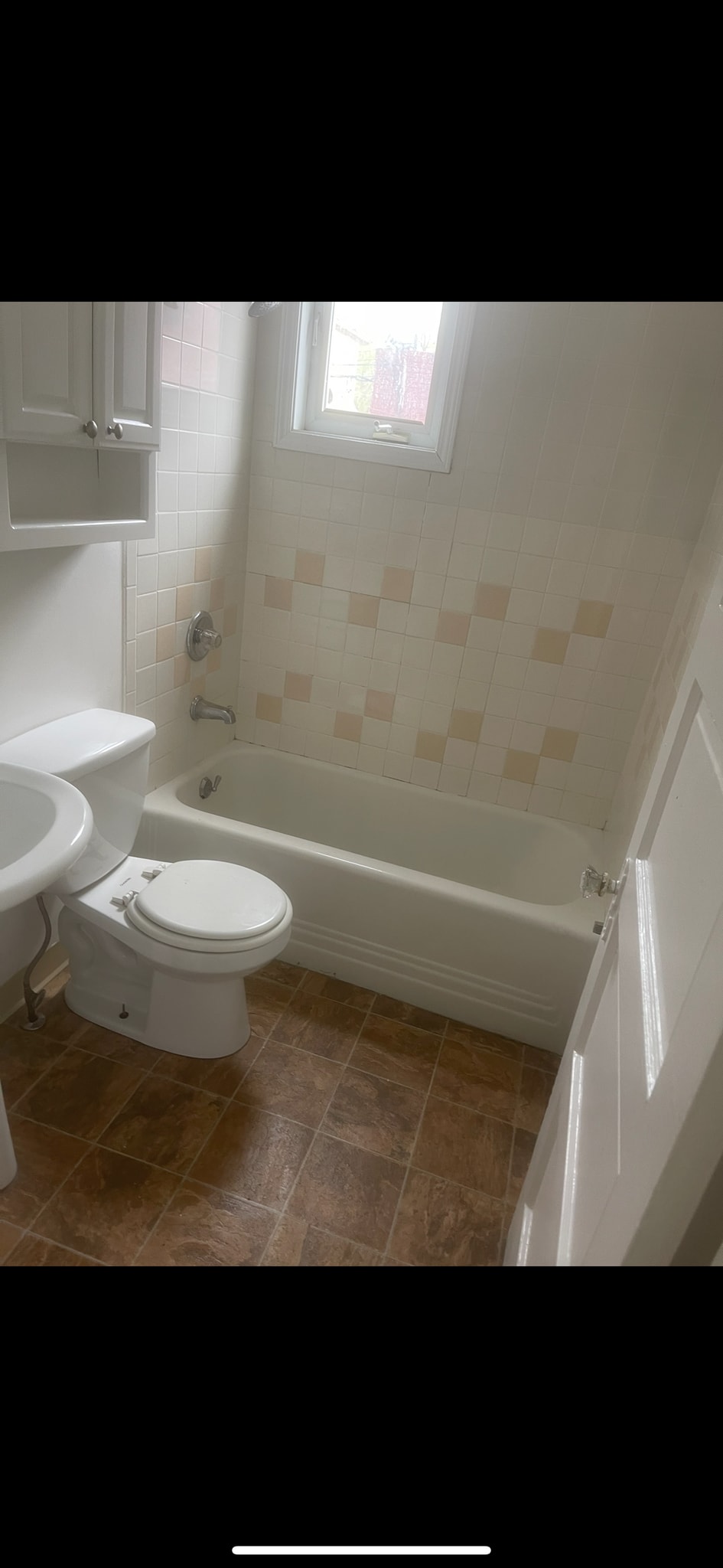 Building Photo - 15 Florence Ave