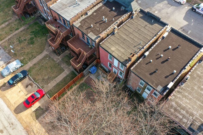 Building Photo - 2 Story Home in Botanical Heights (Optiona...