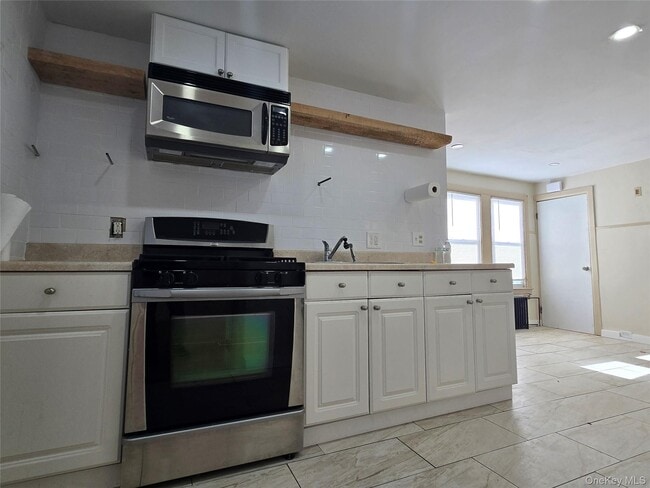 Building Photo - 704 Tower Ave