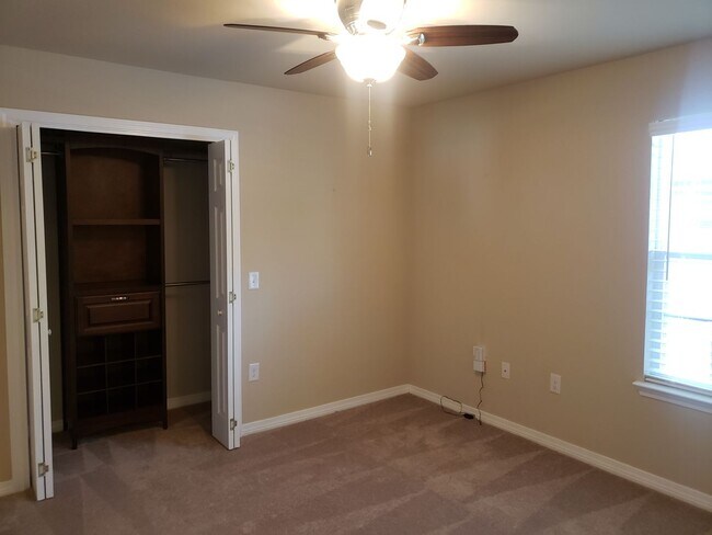 Building Photo - 3 bedroom in Sound Hammock Navarre!!