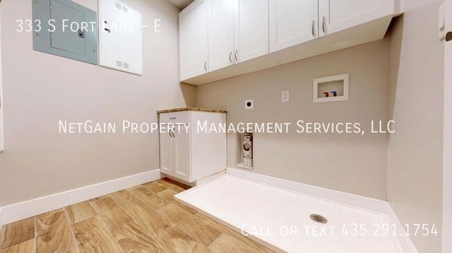 Building Photo - 333 S Fort Ln