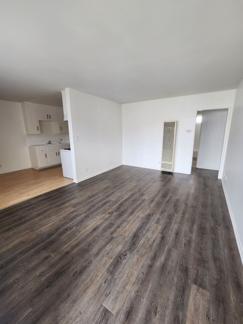 Interior Photo - 1913 11th St - TWO bedrooms AVAILABALE !