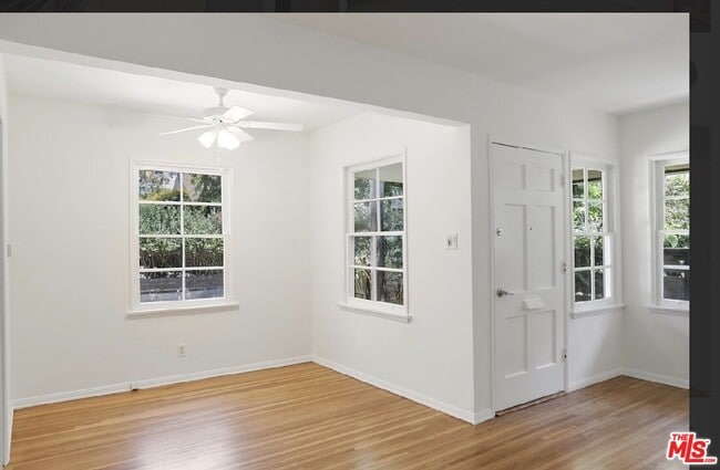 Building Photo - 4085 Van Buren Pl