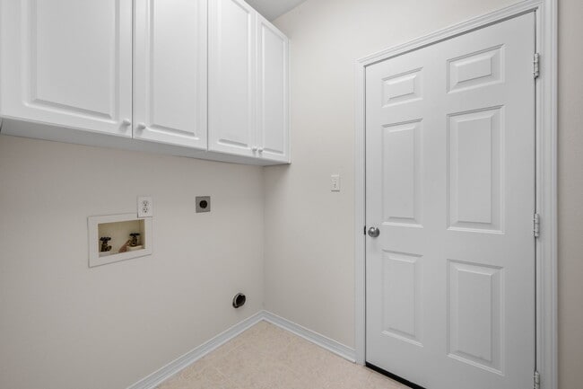 Building Photo - 123 Club Dr