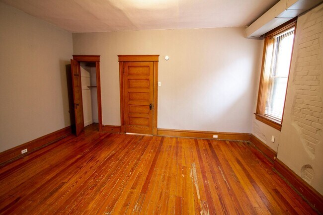 Building Photo - 3407 Winnebago St