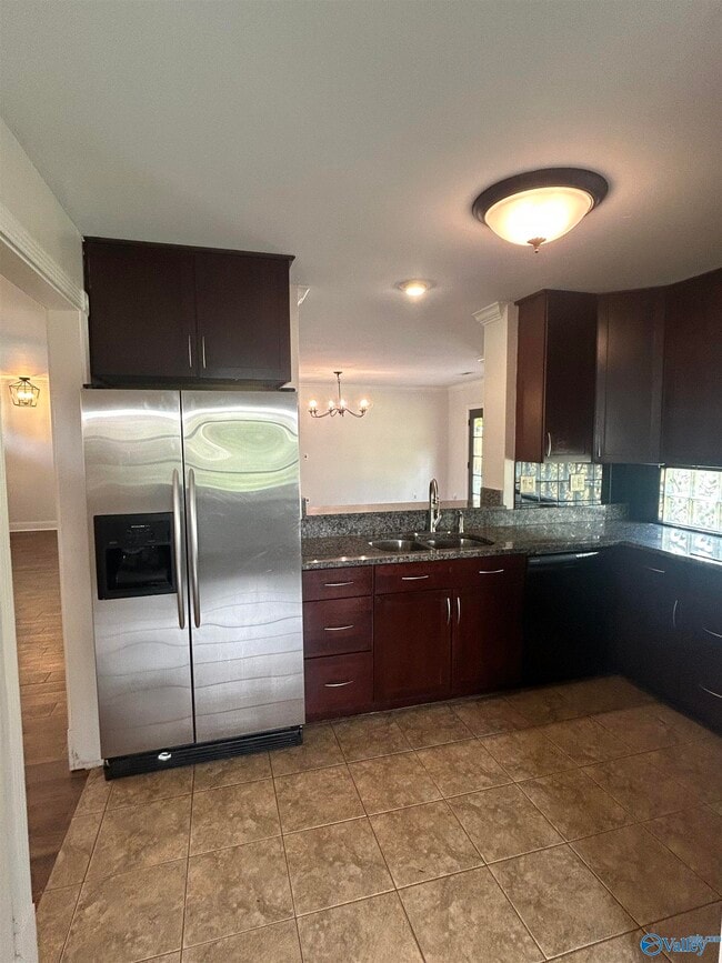 Building Photo - 2327 Quince Dr SE