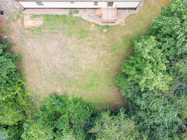 Building Photo - 206 Primrose Rd