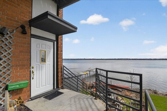 Building Photo - Urban Oasis on the Lake- Condo in Downtown Madison