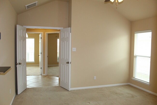 Building Photo - 3 BEDROOM, BELTON ISD