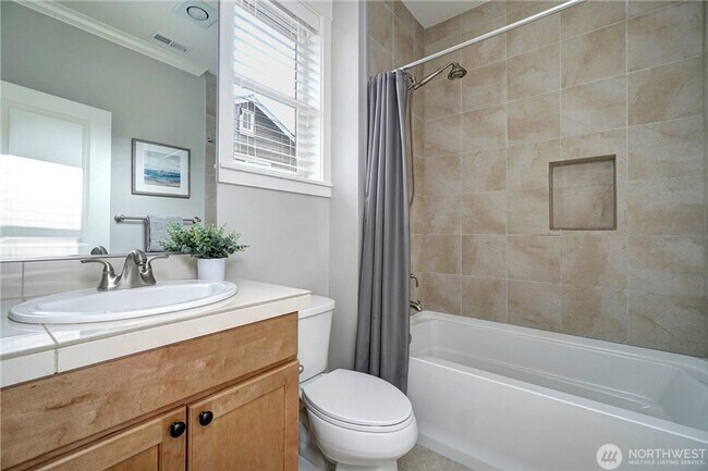 Building Photo - Stylish 5-Bed Home in Desirable Bothell ; ...