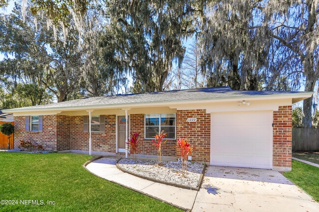 Building Photo - 1220 Arbor Cir