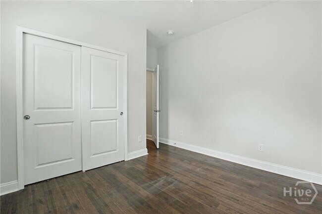 Building Photo - 29 Franklin Cut