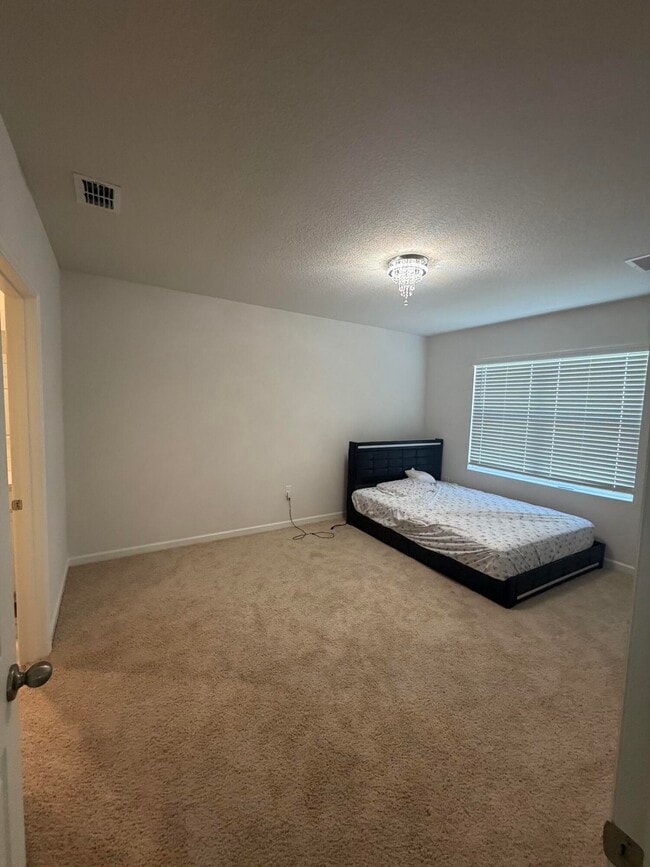 Building Photo - 2008 Olympia Ave SW