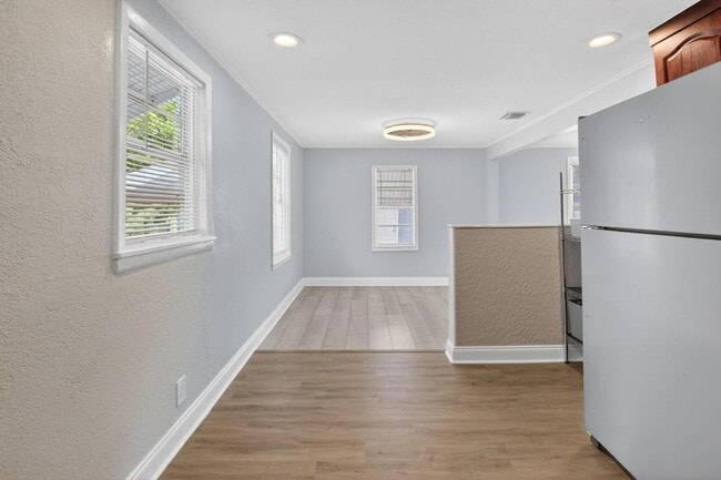 Building Photo - 239 NW 6th Ave