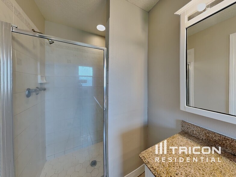 Building Photo - 99 Sandhurst Dr