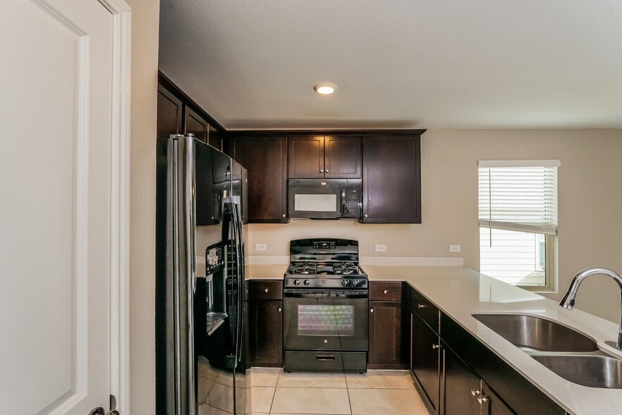 Building Photo - 360 Sun Bluff Rd