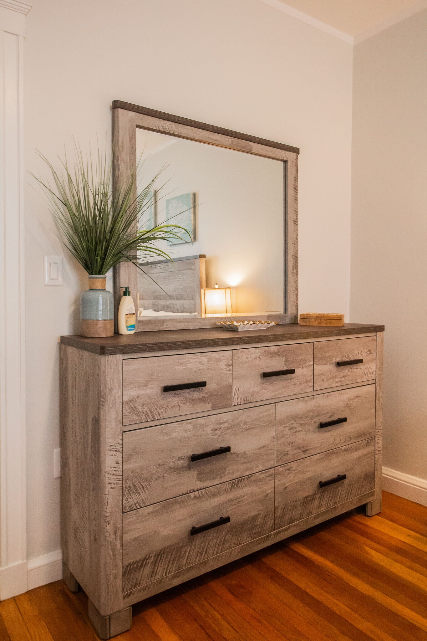 Building Photo - 186 Kent St