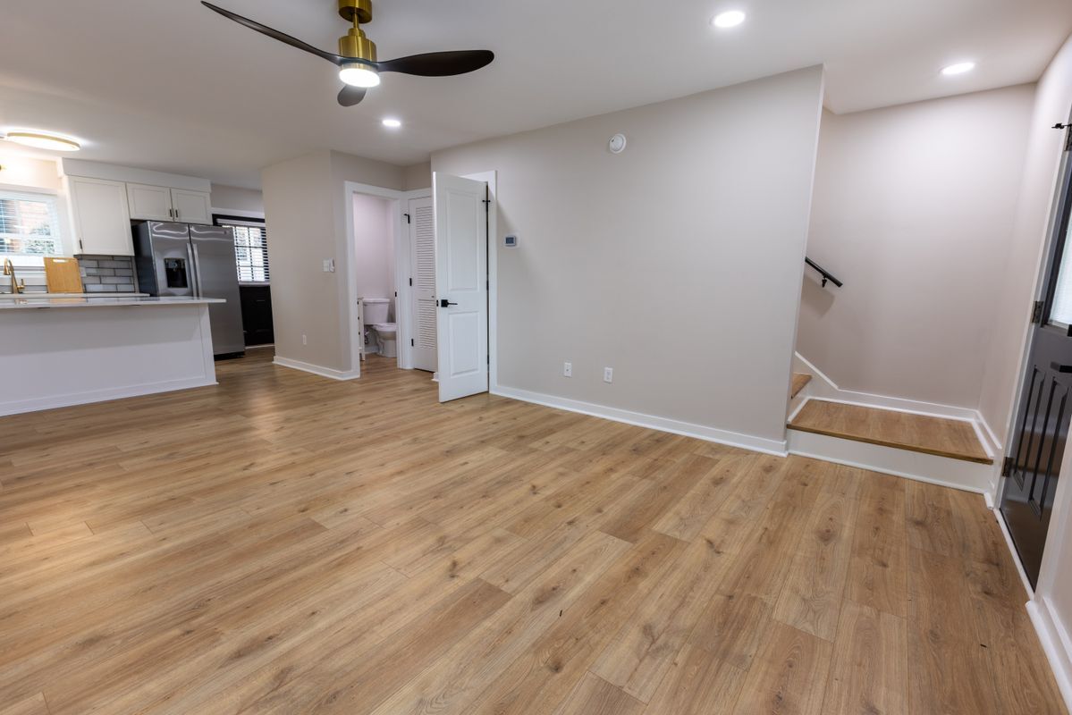 Building Photo - 1415 2nd E Ct