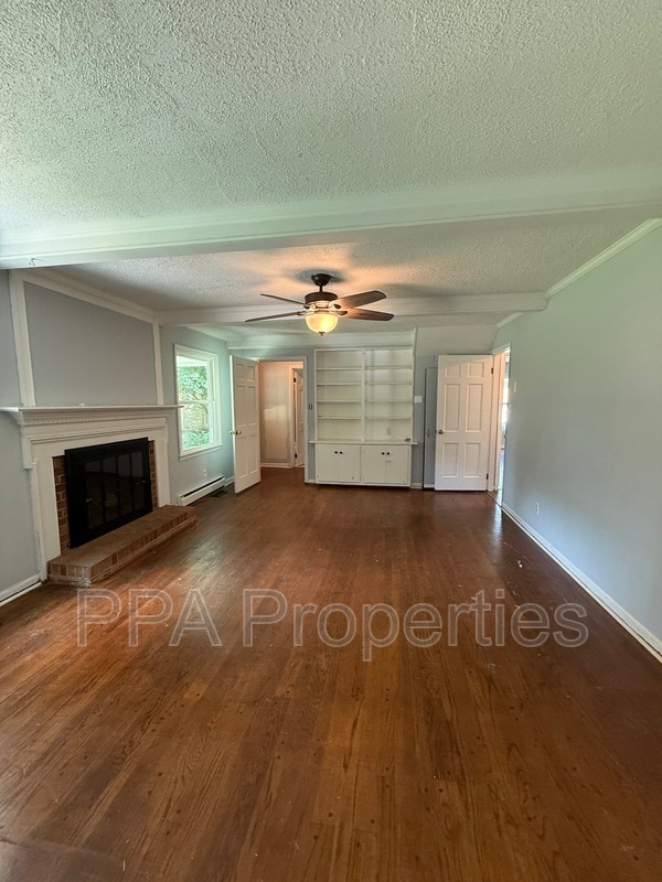 Building Photo - 2115 Churchill Dr