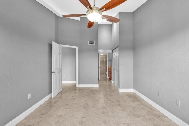 Building Photo - 2841 N Oakland Forest Dr