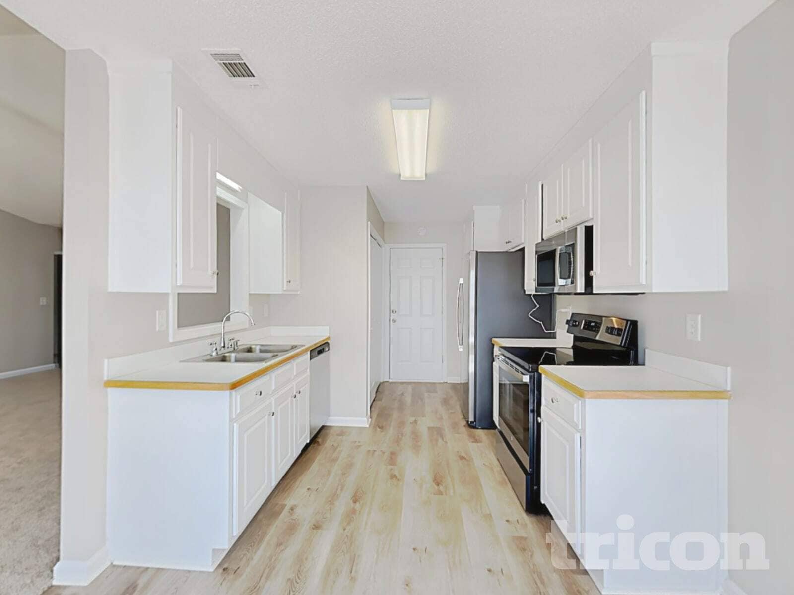 Building Photo - 208 Ravenwood Ct