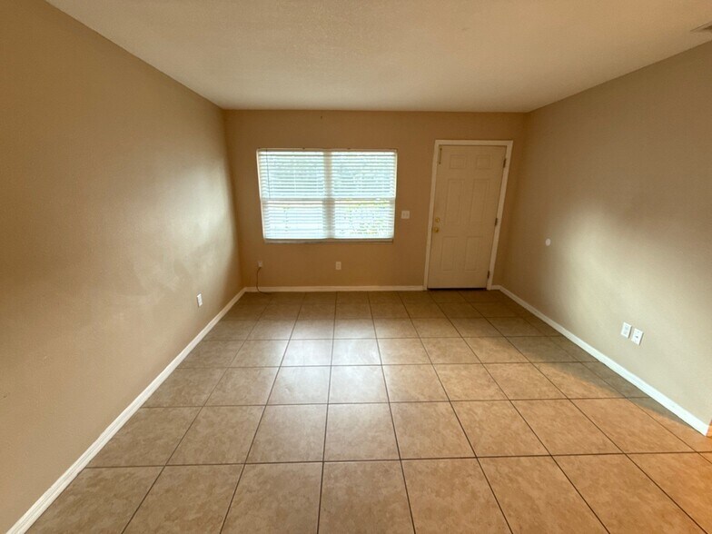 Building Photo - 2555 E Marco Ct