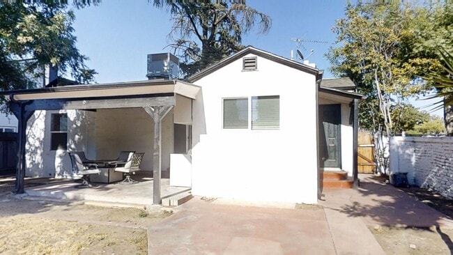 Building Photo - Carruth Ave &amp; Home Ave