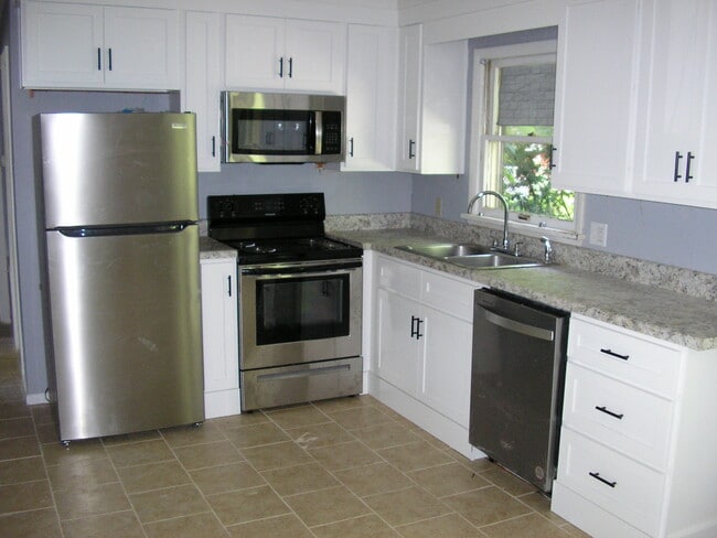 Building Photo - 506 Fairmont Ave