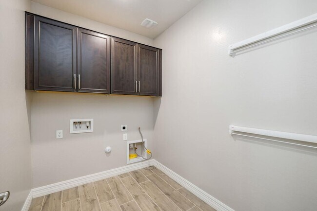 Building Photo - 5247 S Axiom