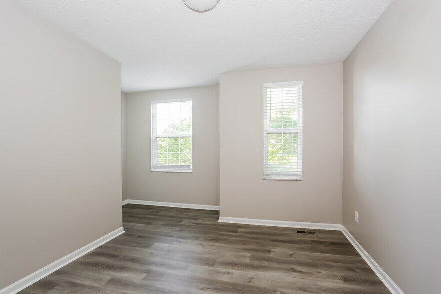 Building Photo - 8402 Lucerne Dr