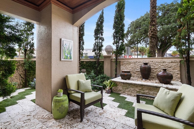 Building Photo - 301 Tarpon Dr