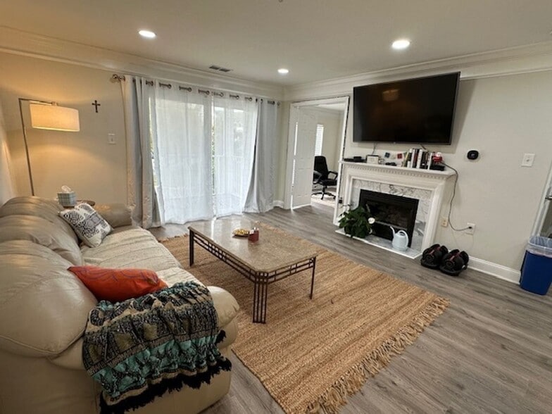 Building Photo - 12020 Amber Ridge Cir