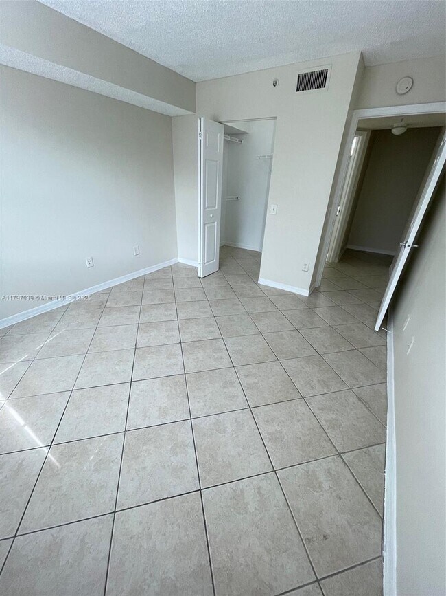 Building Photo - 155 NW 96th Terrace
