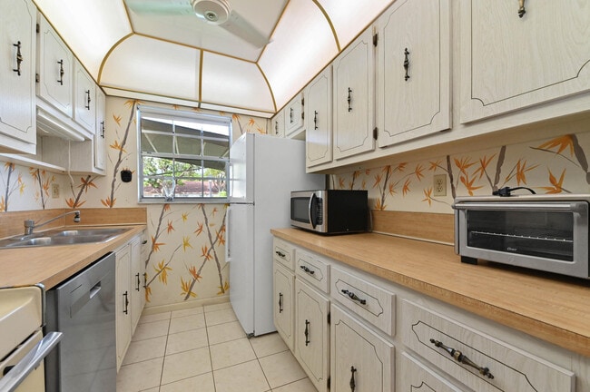 Building Photo - 5120 NW 3rd St