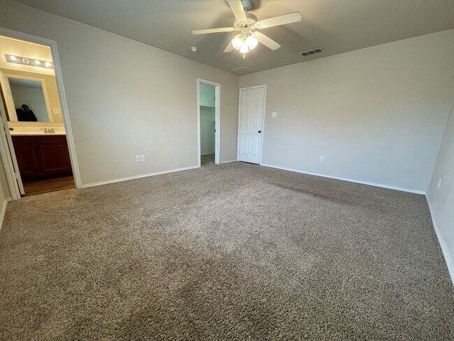 Building Photo - Cute 3/2/2 in a Cooper ISD