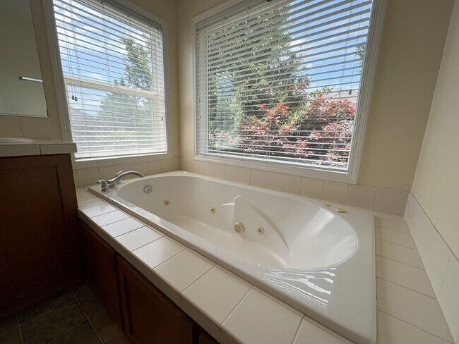 Building Photo - Elegant 5-Bedroom + Bonus Room Home with Modern Upgrades and Serene Outdoor Space