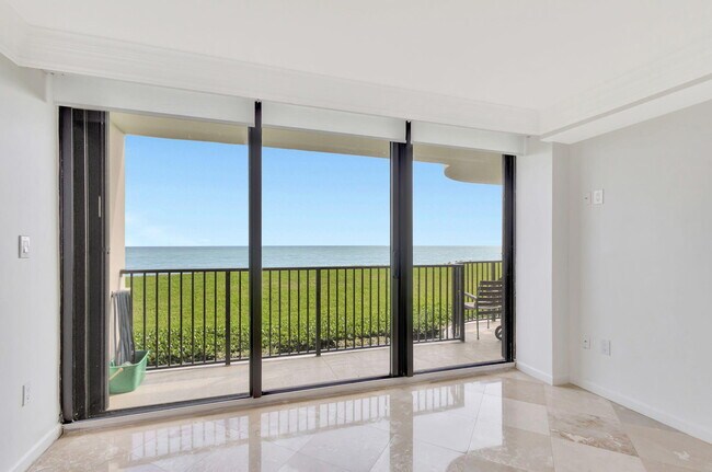 Building Photo - 400 S Beach Rd
