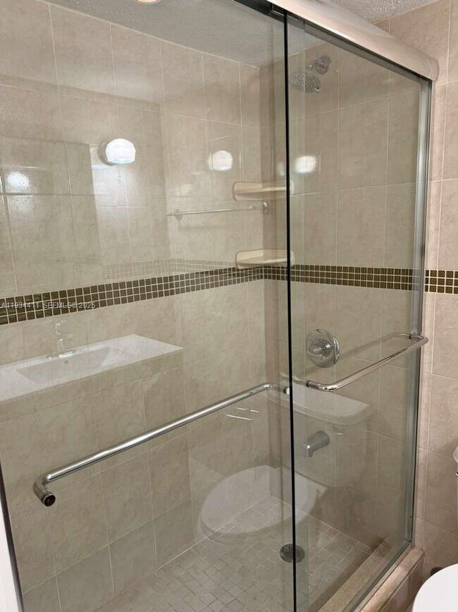 Building Photo - 505 NW 72nd Ave