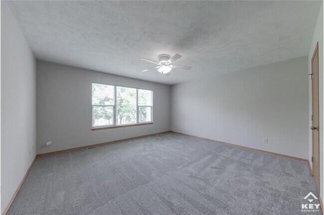 Building Photo - 565 N Bristol Ct