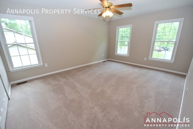 Building Photo - 3144 Stonehenge Dr