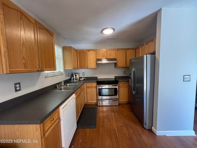 Building Photo - 1508 Center St