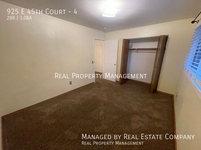 Building Photo - 925 E 45th Ct