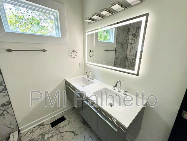 Building Photo - 1121 Zeigler St