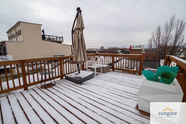 Building Photo - 1125 S Clinton St